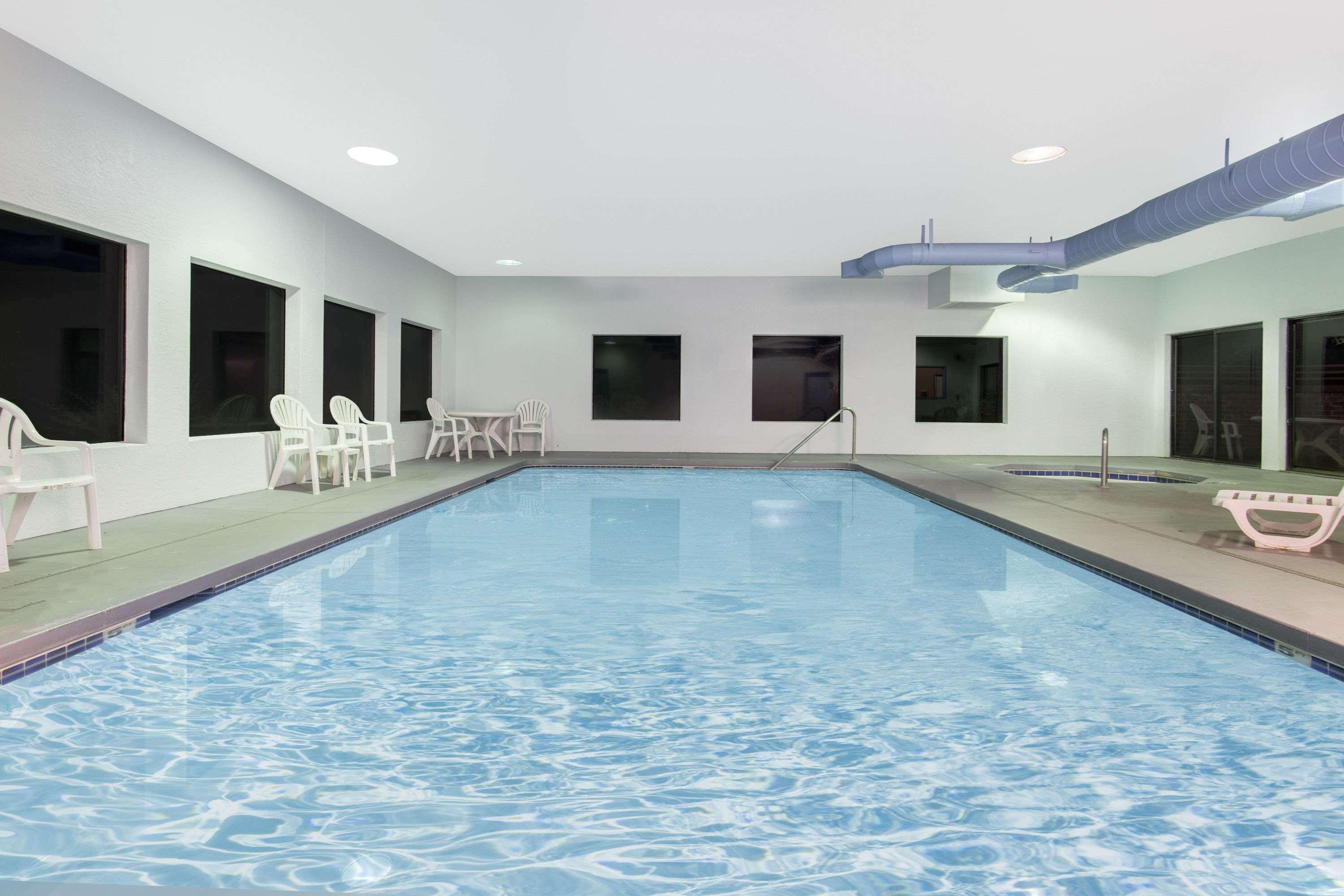 Super 8 By Wyndham Lacey Olympia Area Exterior photo