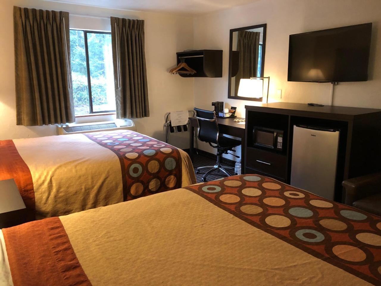 Super 8 By Wyndham Lacey Olympia Area Exterior photo